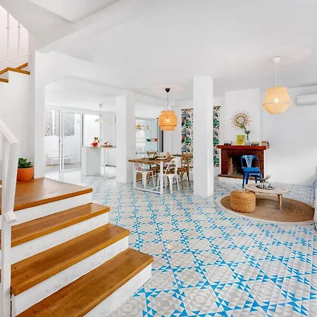 Chuita House In By Solaga Homes *