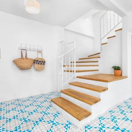Chuita House In By Solaga Homes
