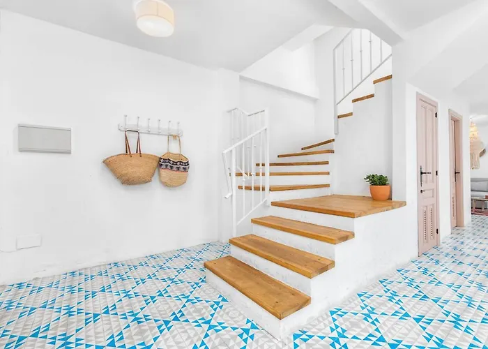 Chuita House In By Solaga Homes